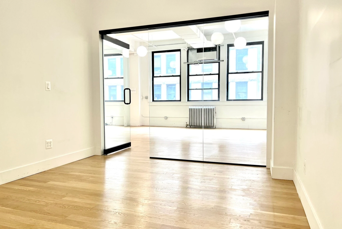 W 30th St2