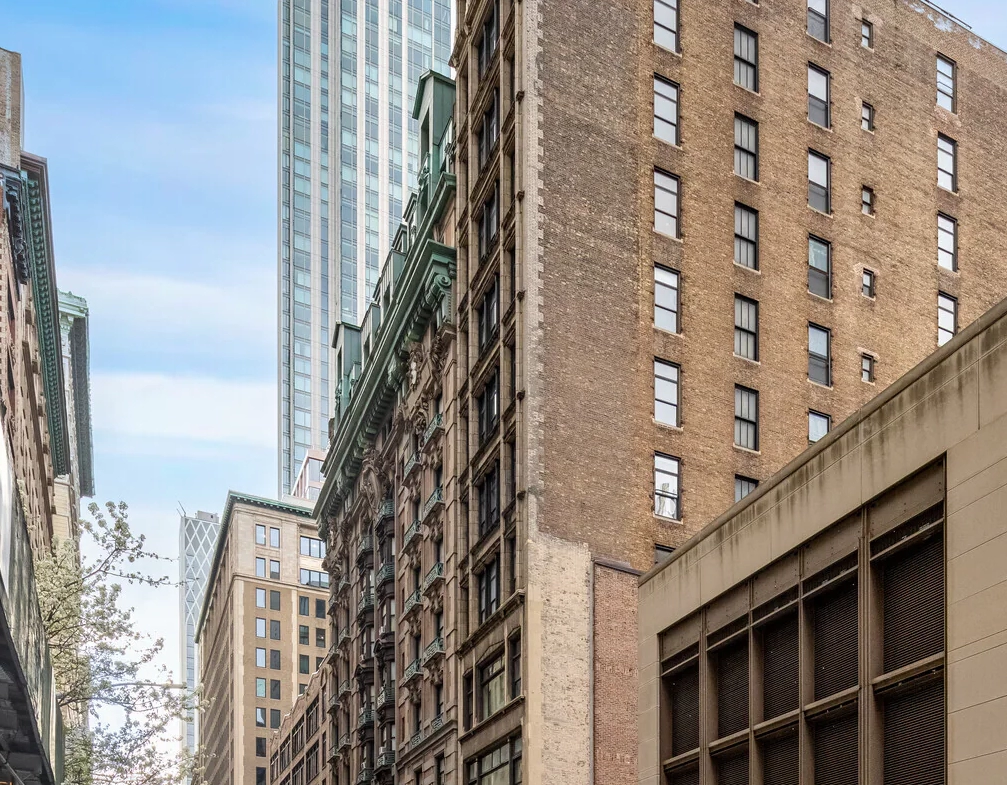 W 31st St, Garment District, Fully Furnished Prebuilt Office Space For Lease 3,250 SF