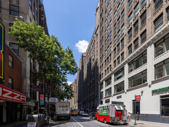 Penn Station, W 35th St, Office Space For Lease 1,100 - 1,850 SF