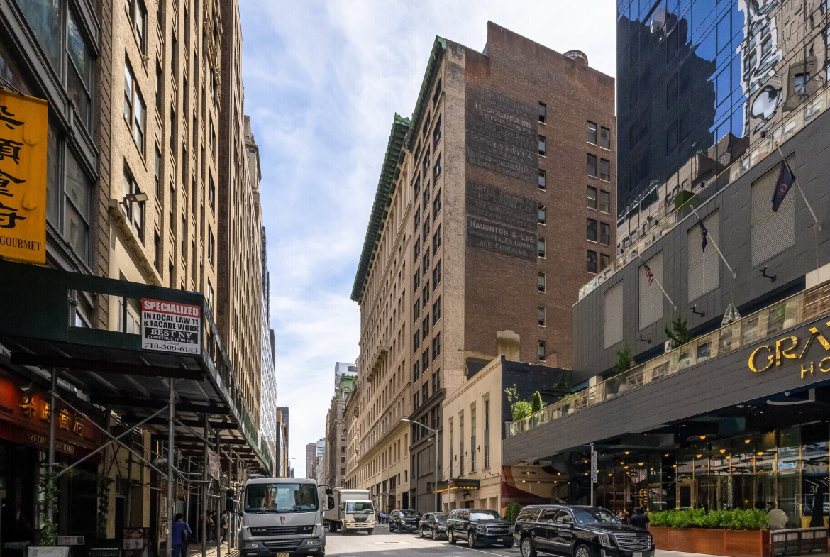 W 39th St, Bryant Park, Furnished Prebuilt Office Space 4,500 SF