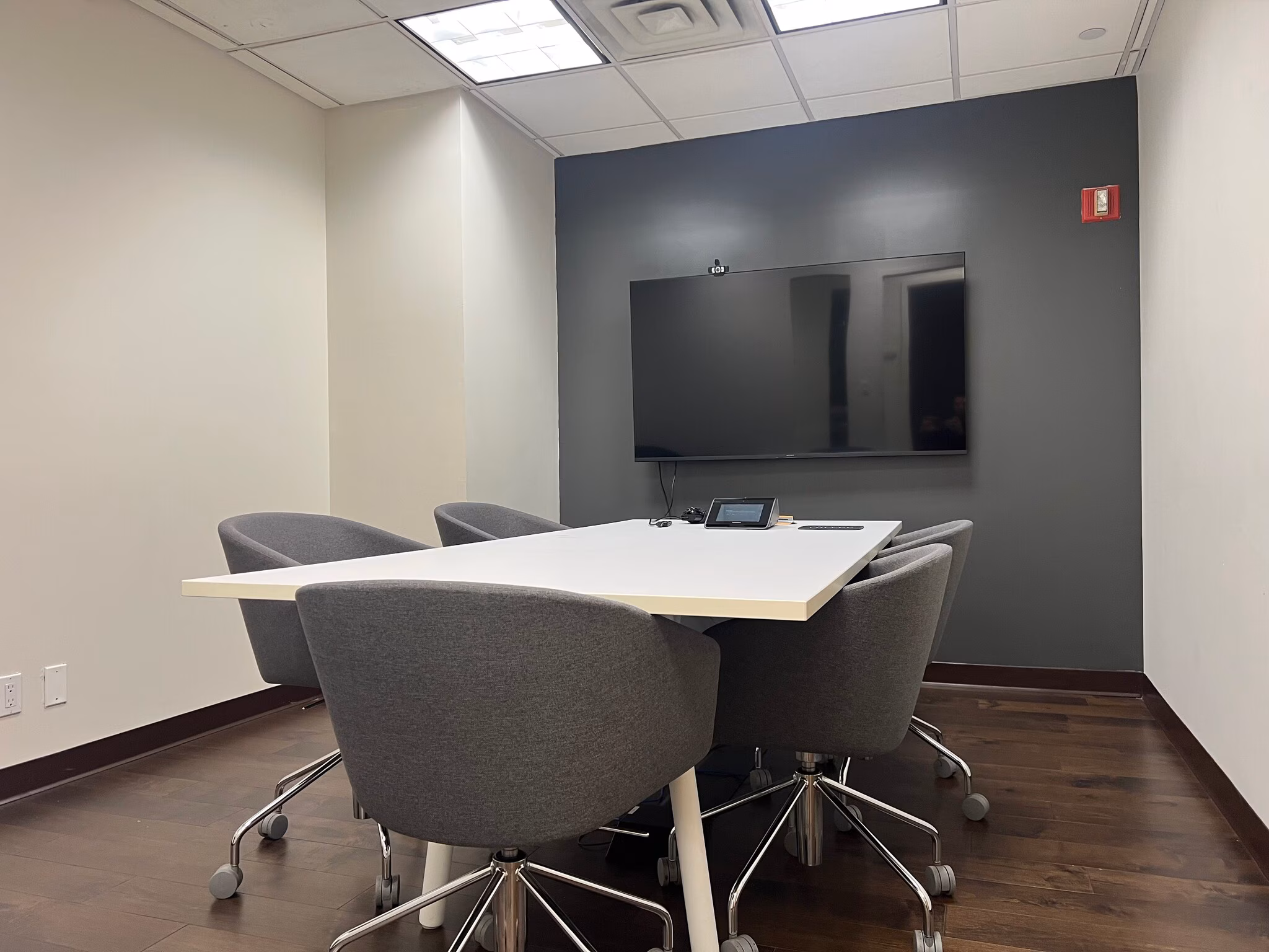 Penn Station, W 38th St, Office Space For Lease 2,600 - 4,700 SF