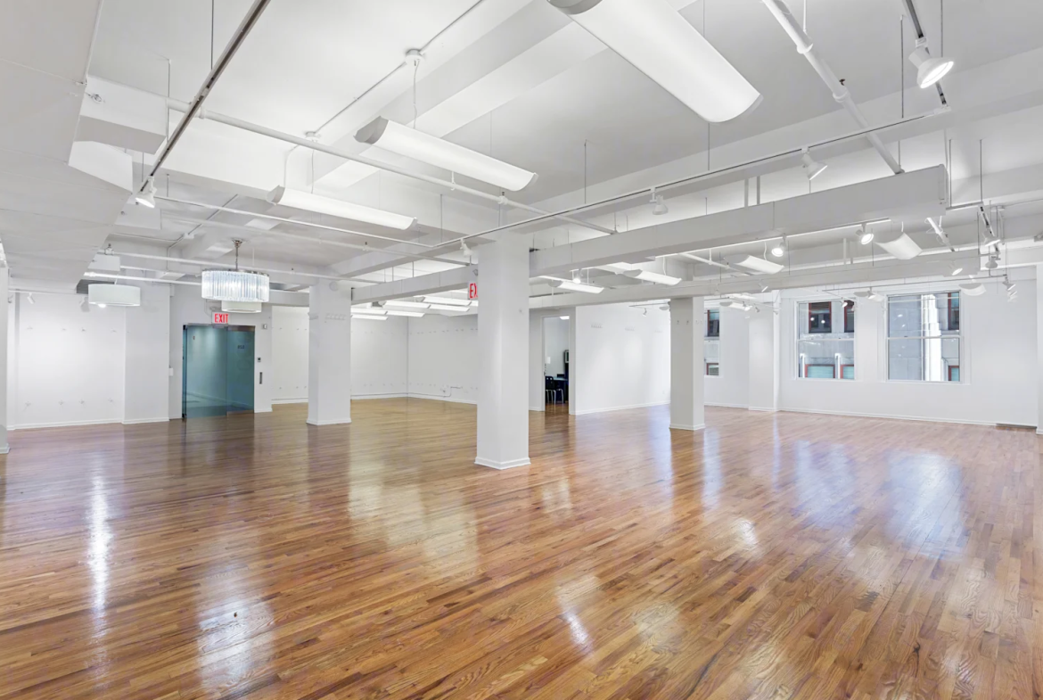 W 33rd St, Penn Station, Fully Built-Out Office/Showroom Space For Lease 1,300 – 7,100 SF