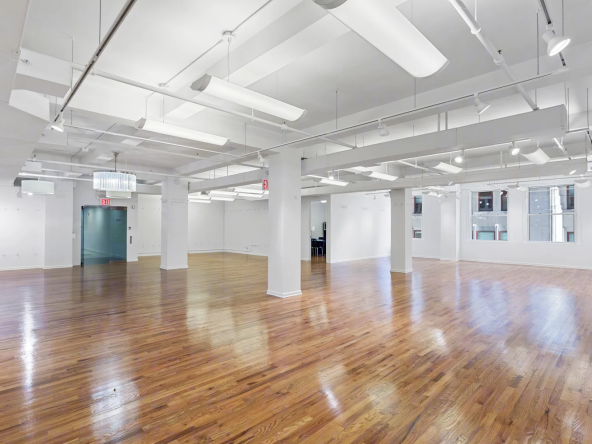 W 33rd St, Penn Station, Fully Built-Out Office/Showroom Space For Lease 1,300 – 7,100 SF