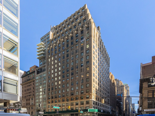 Avenue of the Americas, Bryant Park, Pre-Built Office Space For Rent 3,600 - 8,250 SF