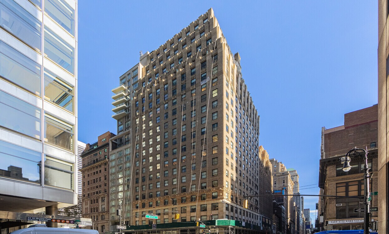 Avenue of the Americas, Bryant Park, Pre-Built Office Space For Rent 3,600 - 8,250 SF