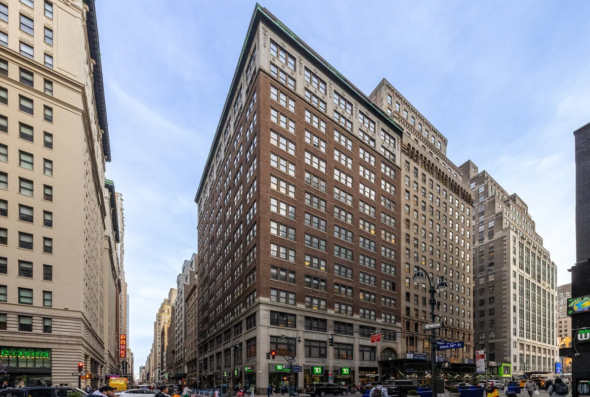 Seventh Ave, Penn Station, NY Office Space For Rent 3,400 SF