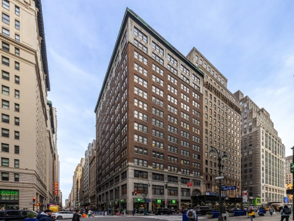 Seventh Ave, Penn Station, NY Office Space For Rent 3,400 SF