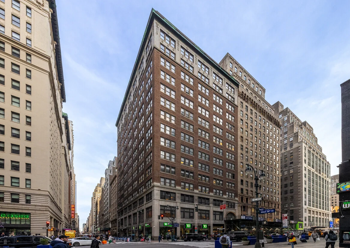 Seventh Ave, Penn Station, NY Office Space For Rent 3,400 SF