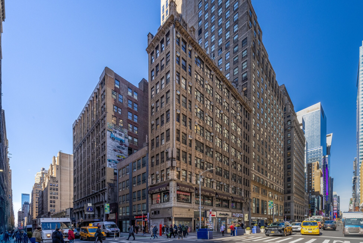 Seventh Ave, Garment District, Office/Retail Space For Lease 2,900 SF