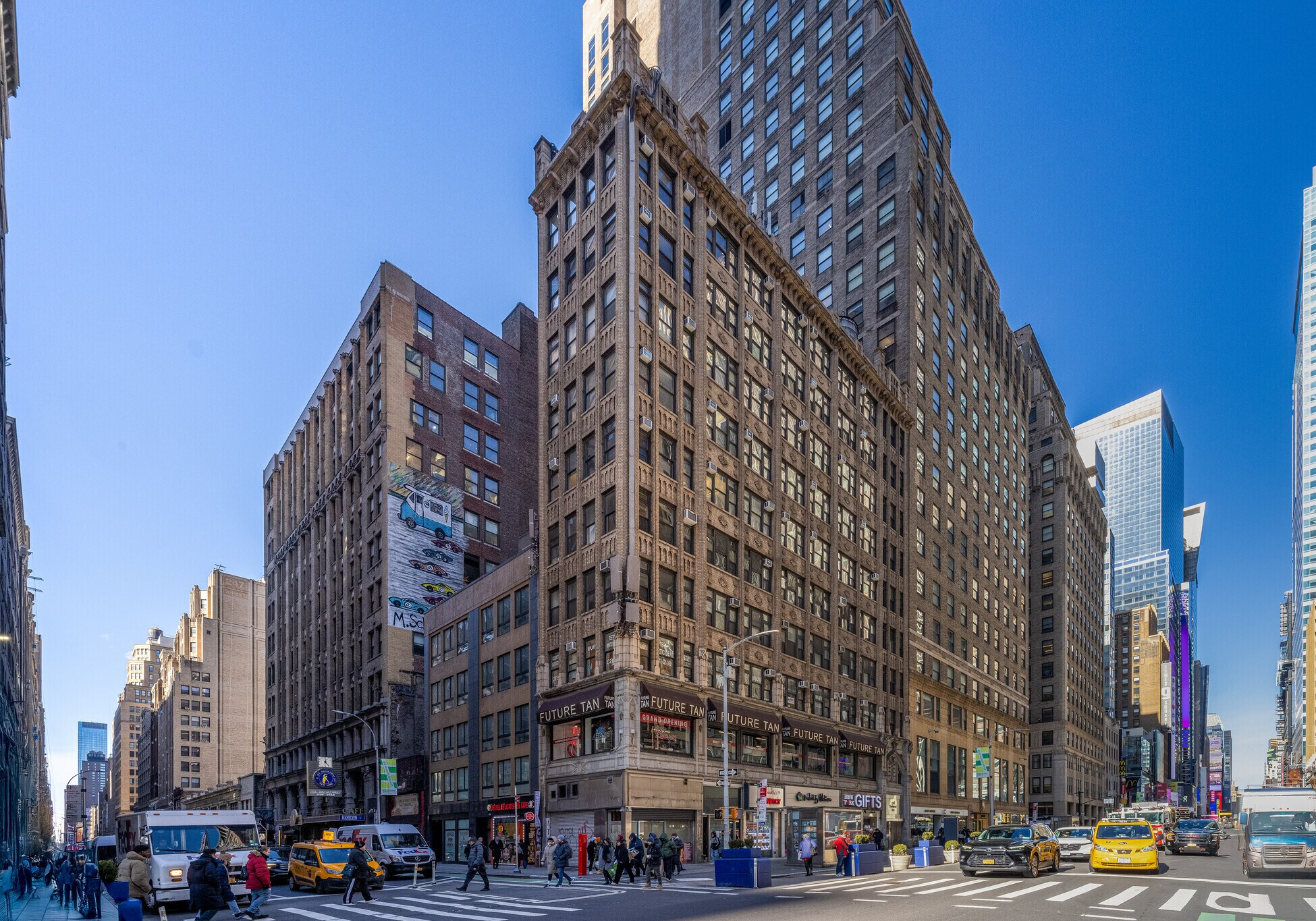Seventh Ave, Garment District, Office/Retail Space For Lease 2,900 SF