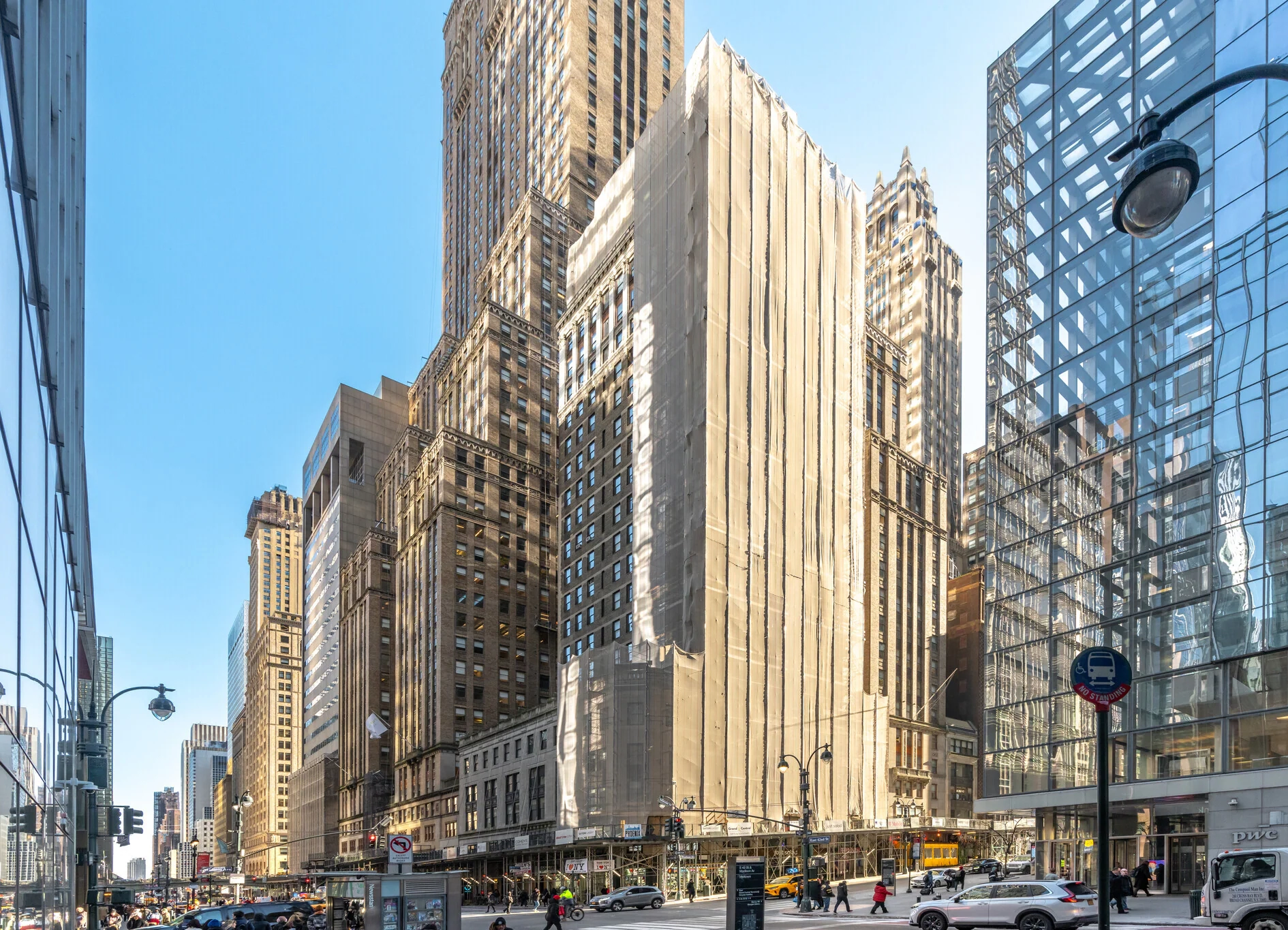 Madison Ave, Grand Central, Partially Built-Out Office Space For Rent 2,000 - 2,600 SF