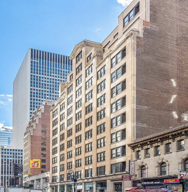 W 40th St, Times Square, Pre-Built Office Space For Lease 11,100 - 13,950 SF
