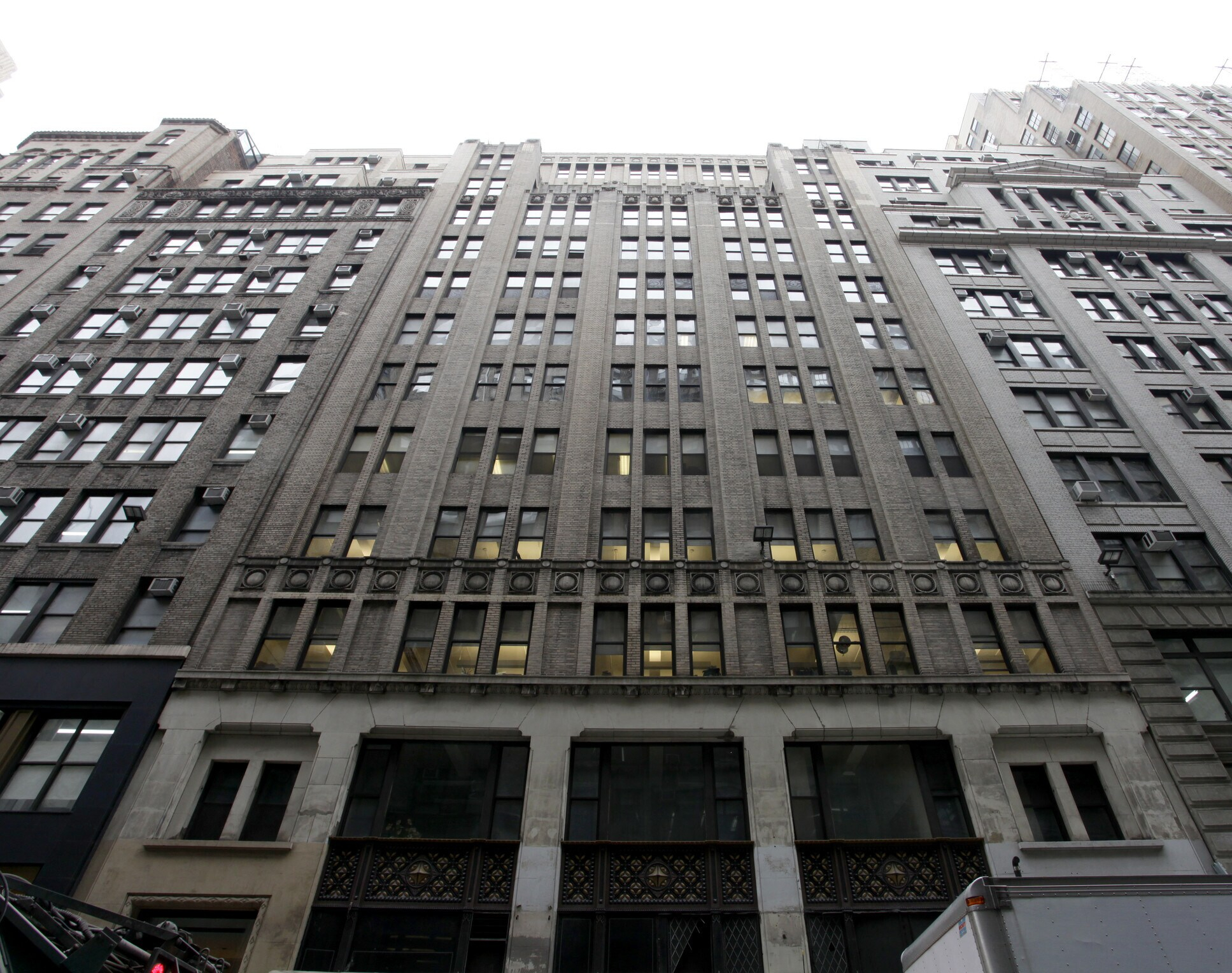 W 38th St, Garment District, Fully Built-Out Office Space For Rent 6100 - 8,300 SF