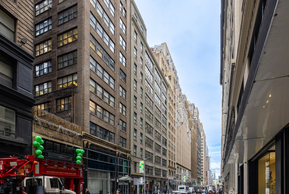 W 39th St, Garment District, Fully Built-Out Office Space For Rent 9,300 SF