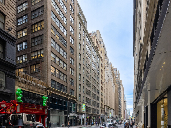 W 39th St, Garment District, Fully Built-Out Office Space For Rent 9,300 SF