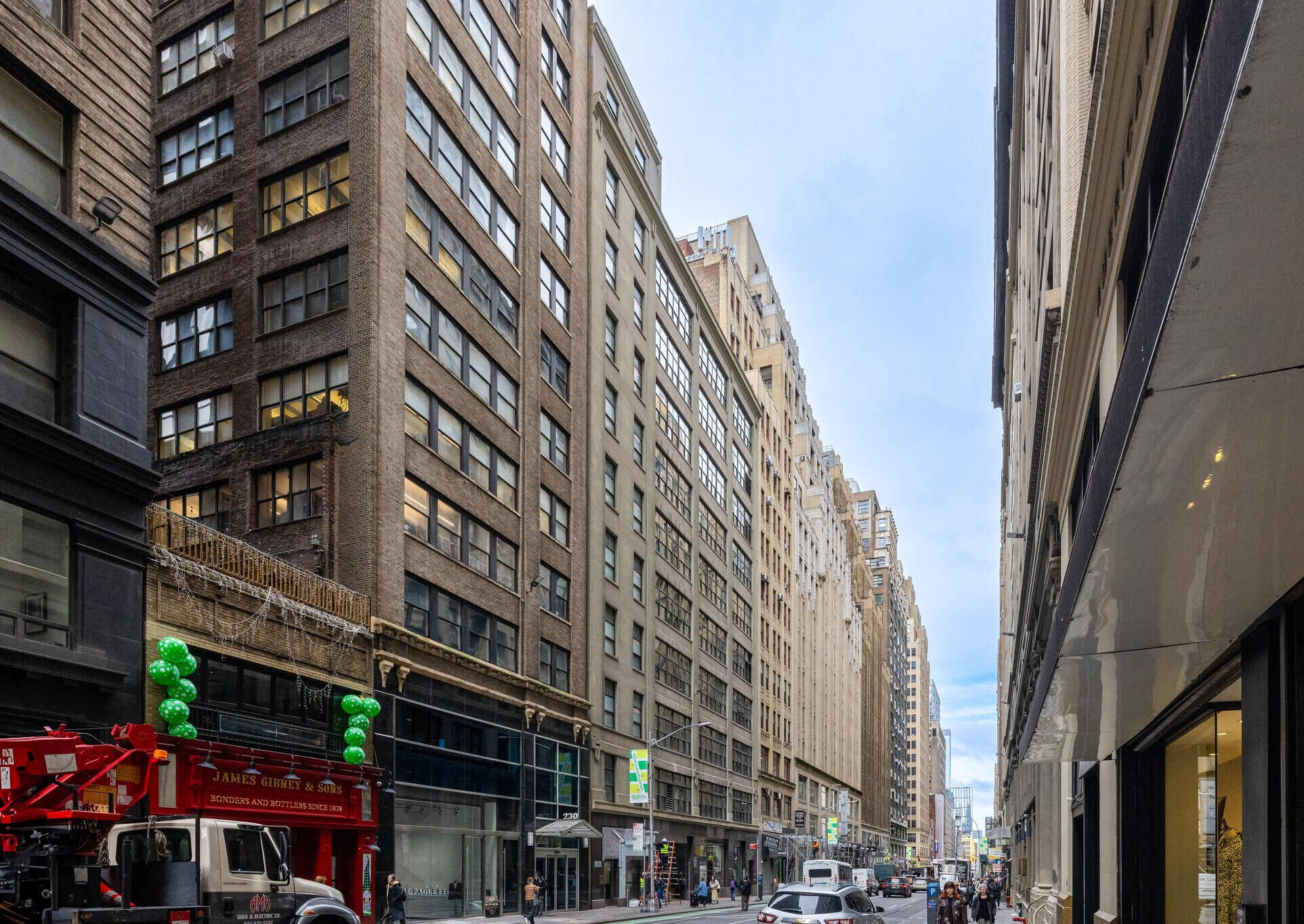 W 39th St, Garment District, Fully Built-Out Office Space For Rent 9,300 SF
