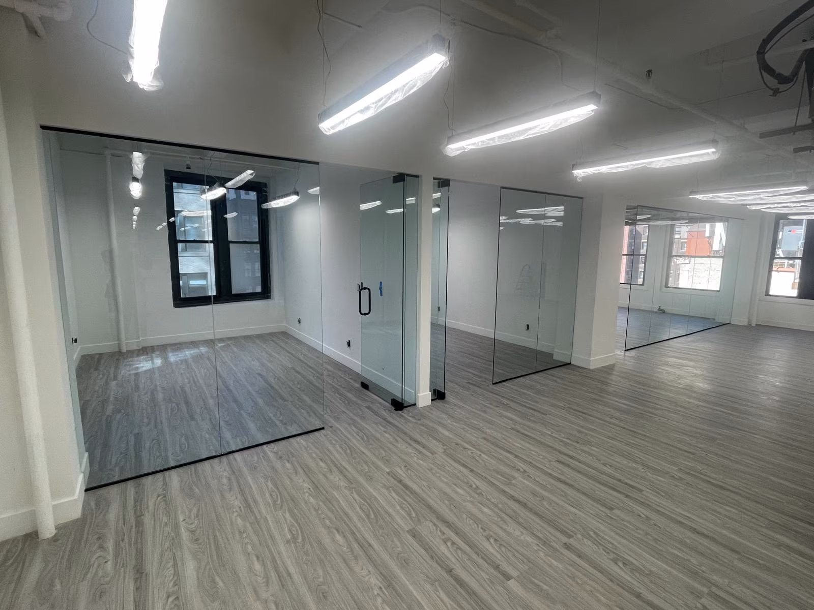 W 45th St, Times Square, Fully built-out office spase for lease 1,200 - 5,200 SF